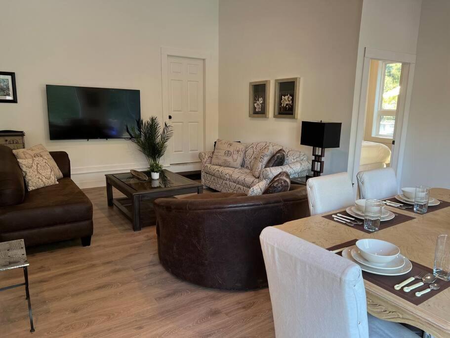 Country Home, Sleeps 6 Pets Friendly Port Alberni Bagian luar foto